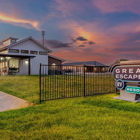 Great Escapes Rv Resort Bryan College Station מראה חיצוני תמונה