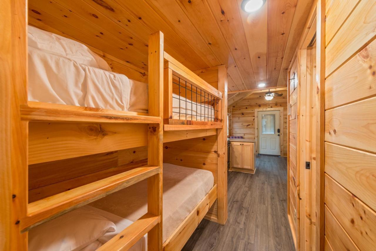 Great Escapes Rv Resort Bryan College Station מראה חיצוני תמונה